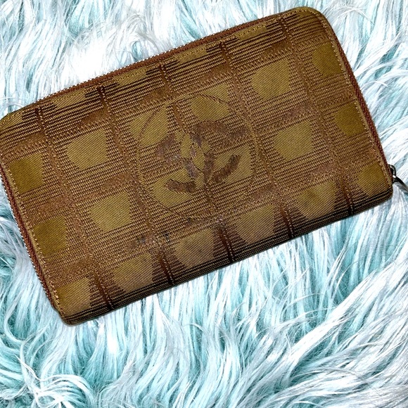 Chanel Zippy Travel Line Zippy Walet - Picture 1 of 3